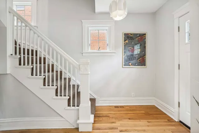 $3,900 | 2429 Central Street, Evanston, IL 60201