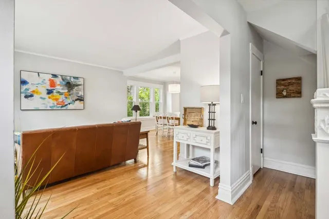 $3,900 | 2429 Central Street, Evanston, IL 60201