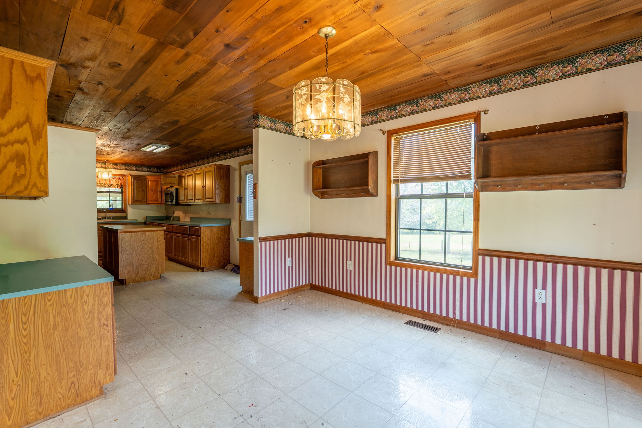 1919 Bear Creek Road Collinwood, TN 38450 - Photo 12 of 29 a view of livingroom with furniture