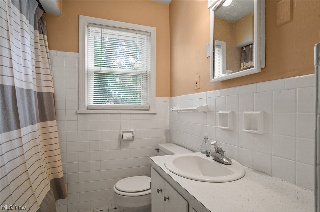 1939 Stabler Road Akron, OH 44313 - Photo 18 of 29 Updated bathroom