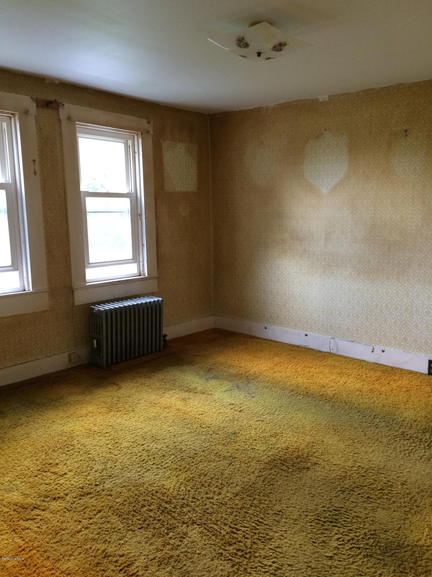 495 W Road Clarksburg, MA 01247 - Photo 16 of 27 upstairs living room