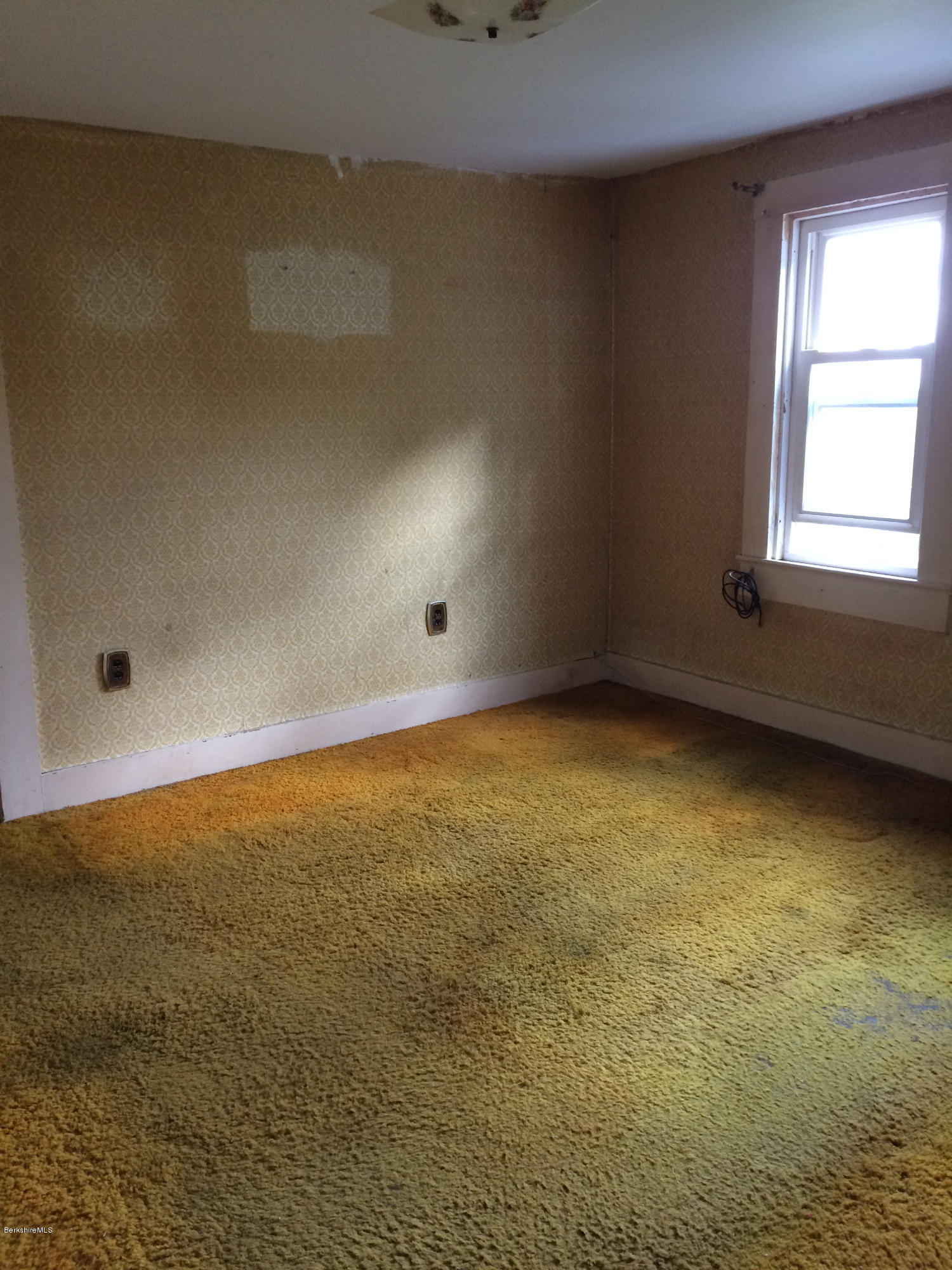 495 W Road Clarksburg, MA 01247 - Photo 17 of 27 upstairs liviing room vw2