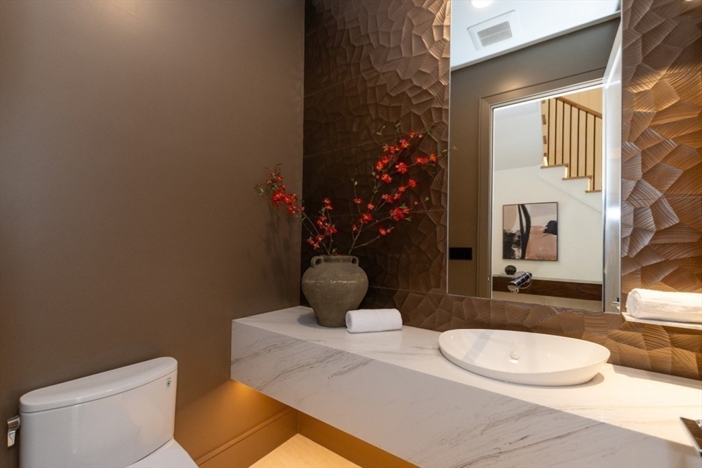 63 Drumlin Road Newton, MA 02459 - Photo 25 of 40