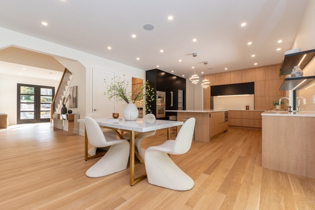 63 Drumlin Road Newton, MA 02459 - Photo 3 of 40