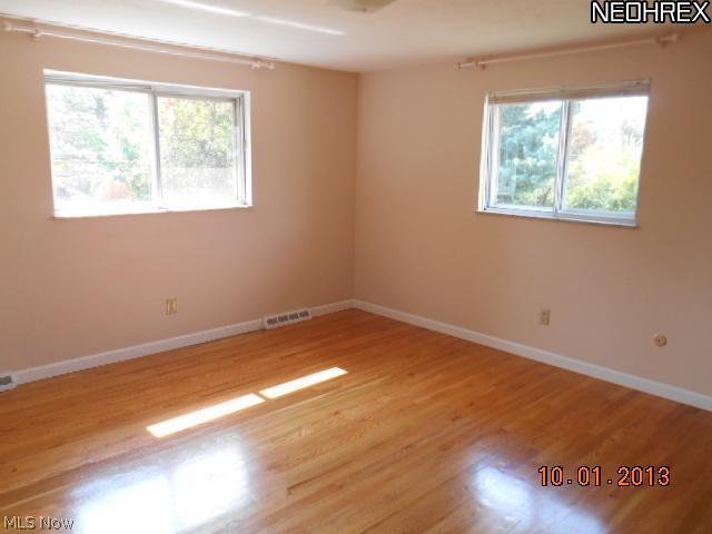 11909 Reno Drive Parma, OH 44130 - Photo 12 of 19