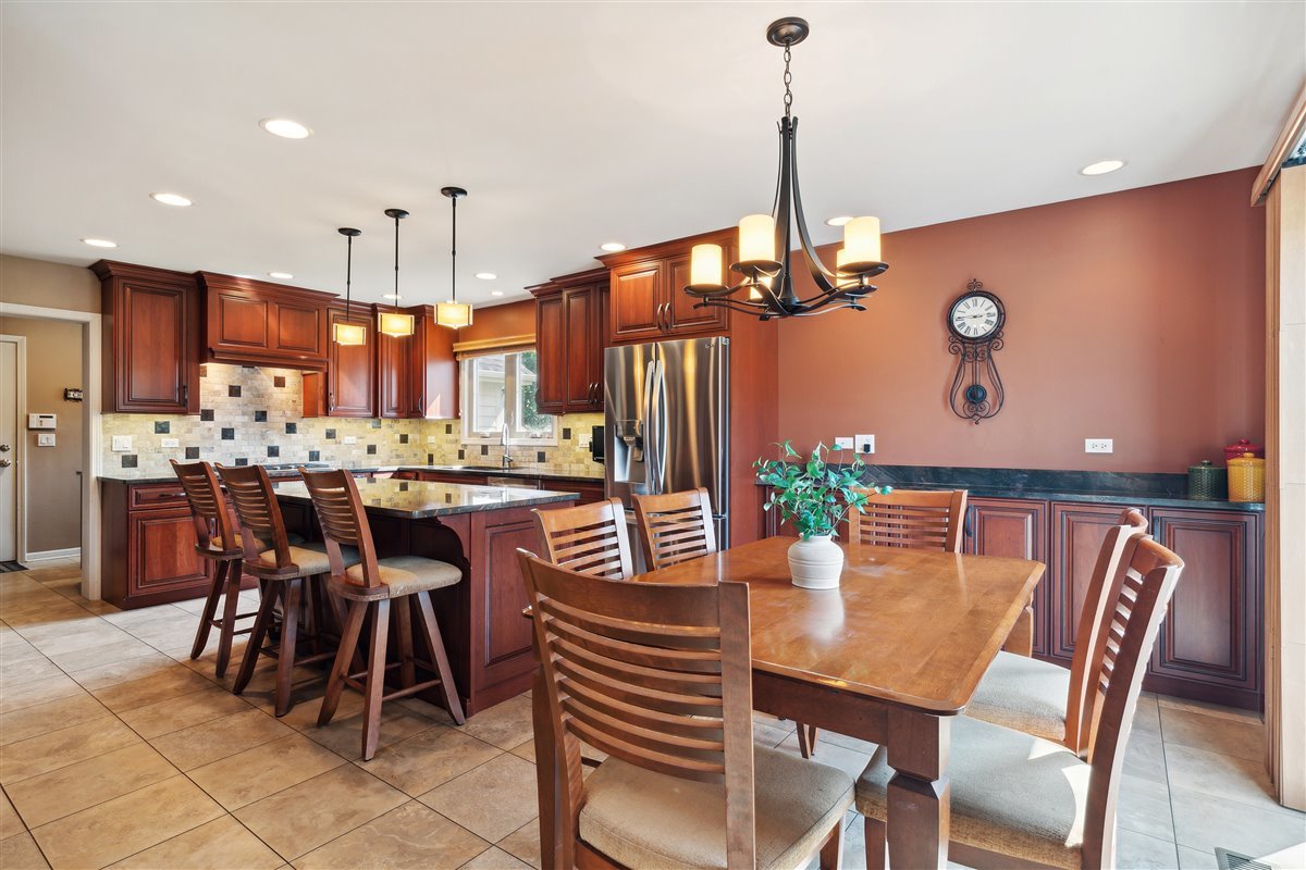 1926 Sheridan Road Buffalo Grove, IL 60089 - Photo 11 of 33