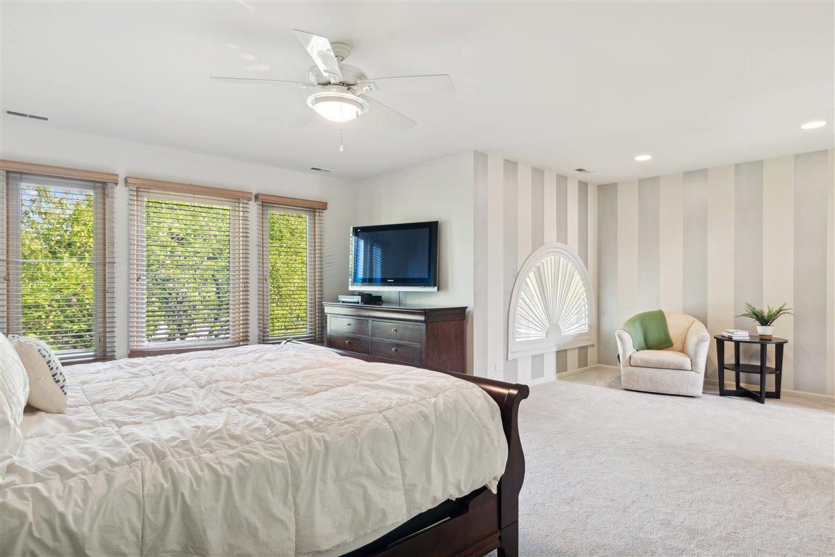 1926 Sheridan Road Buffalo Grove, IL 60089 - Photo 17 of 33