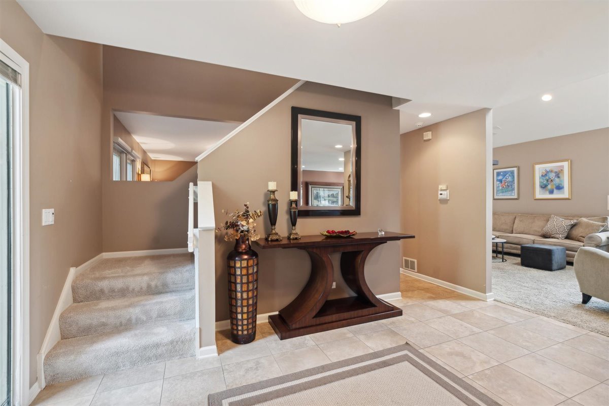 1926 Sheridan Road Buffalo Grove, IL 60089 - Photo 2 of 33
