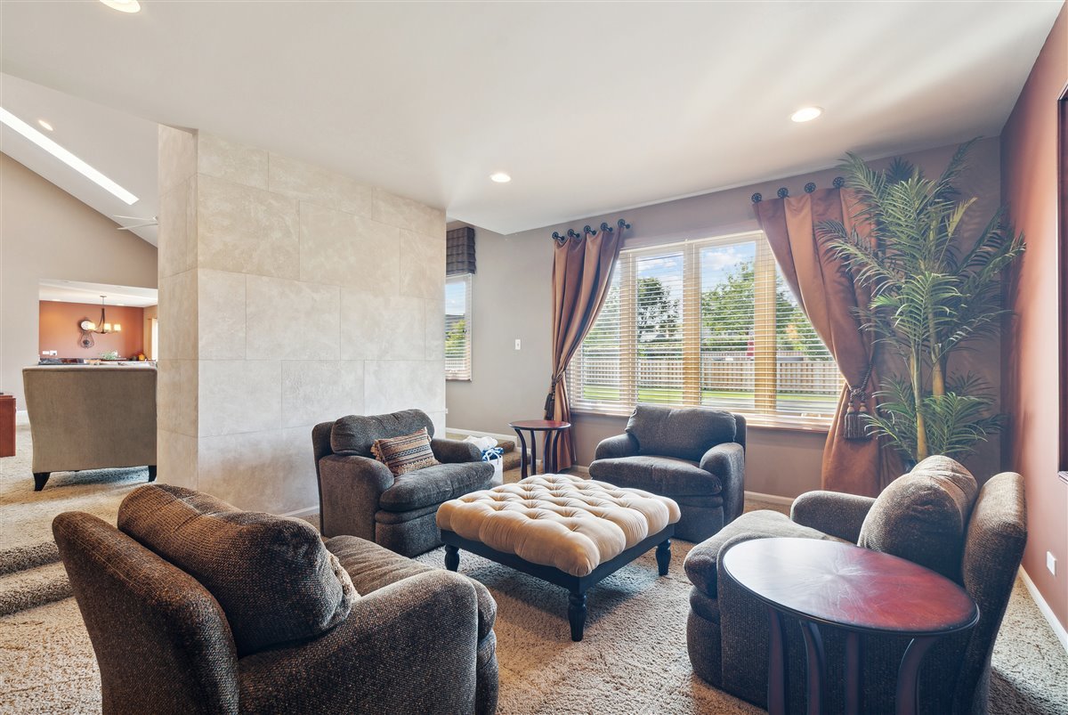 1926 Sheridan Road Buffalo Grove, IL 60089 - Photo 6 of 33