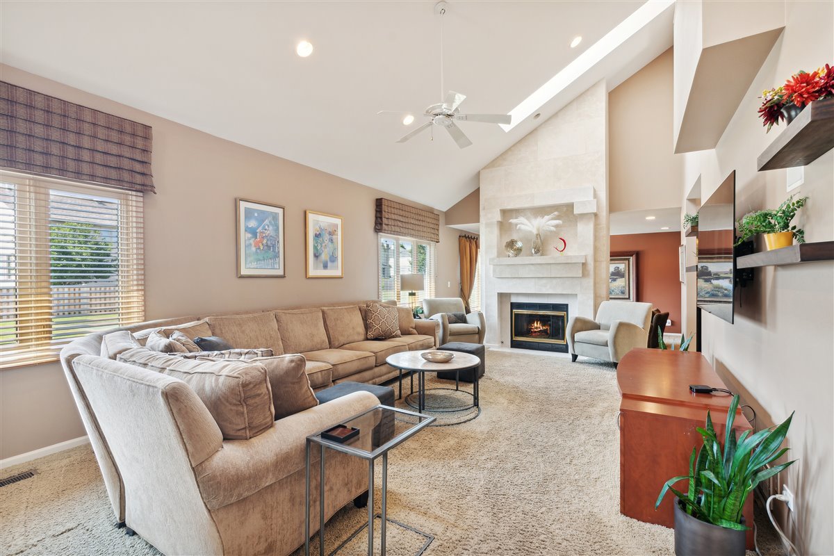 1926 Sheridan Road Buffalo Grove, IL 60089 - Photo 7 of 33