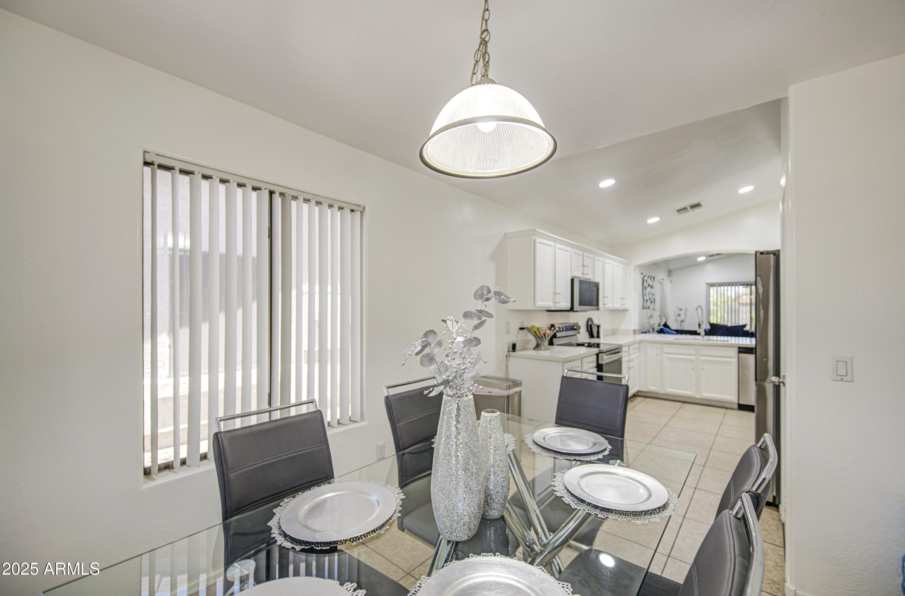 7204 West Beverly Road Laveen, AZ 85339 - Photo 14 of 45 Kitchen 9