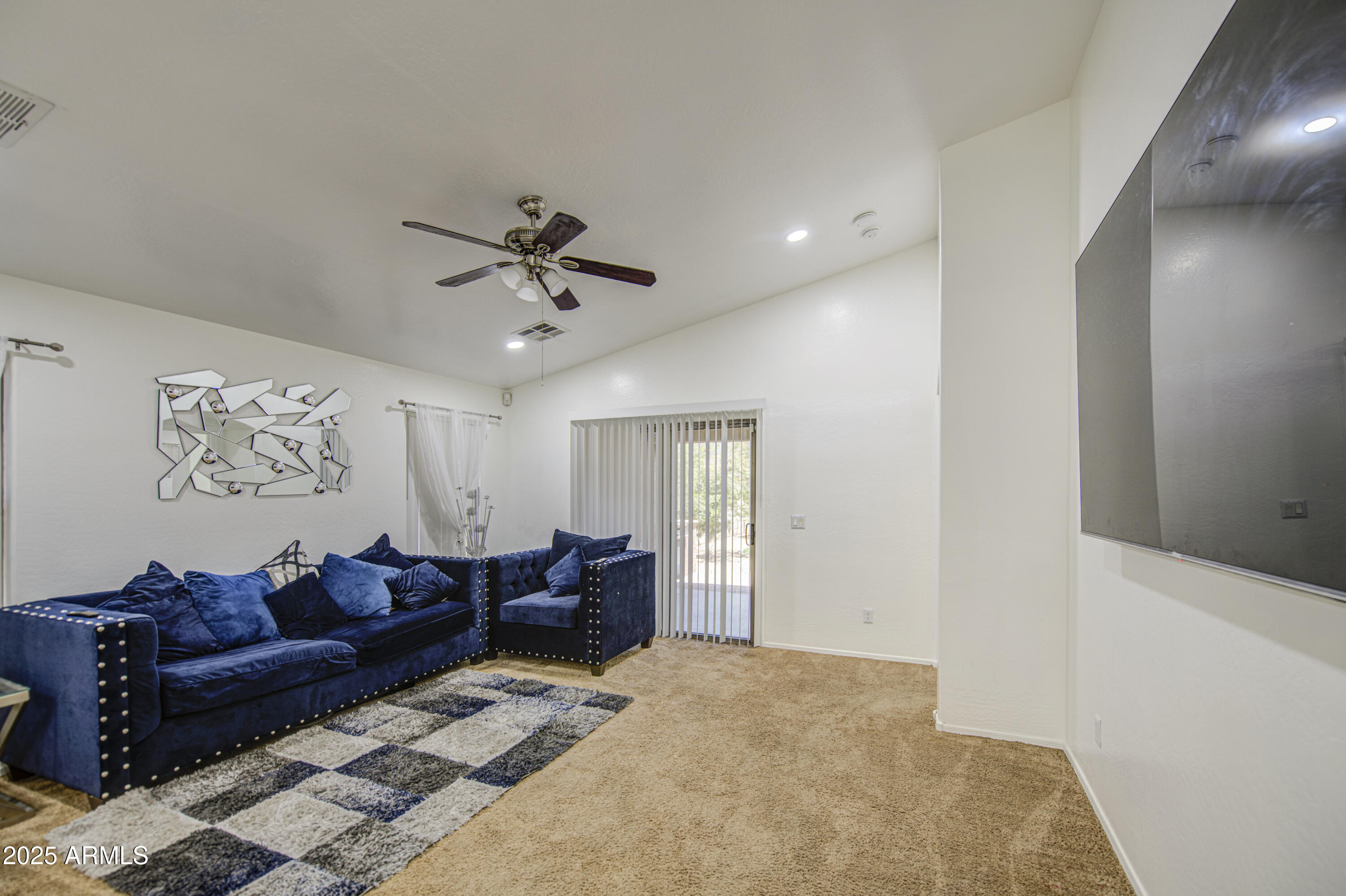 7204 West Beverly Road Laveen, AZ 85339 - Photo 17 of 45 Living Room 1