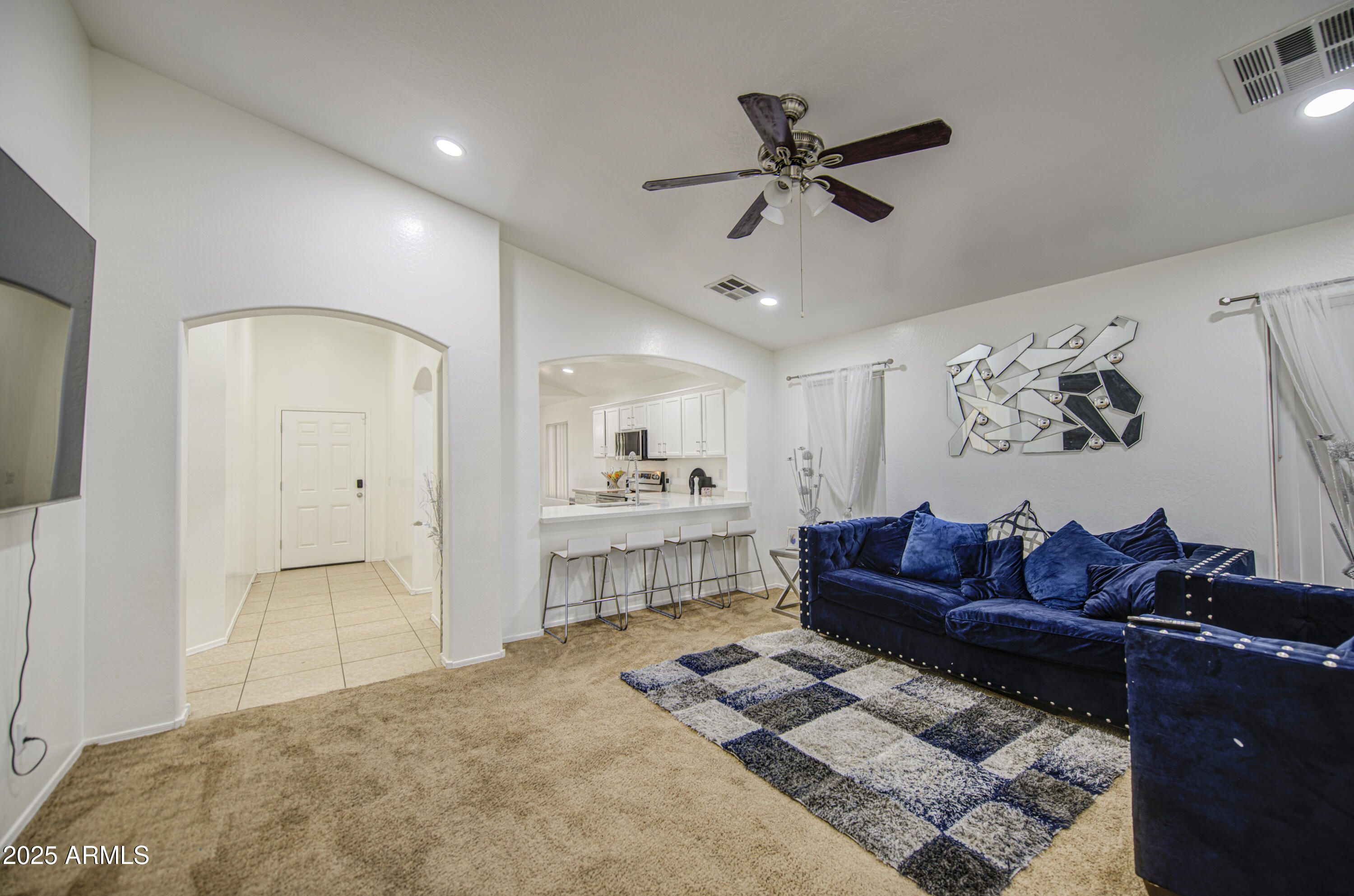 7204 West Beverly Road Laveen, AZ 85339 - Photo 20 of 45 Living Room 4