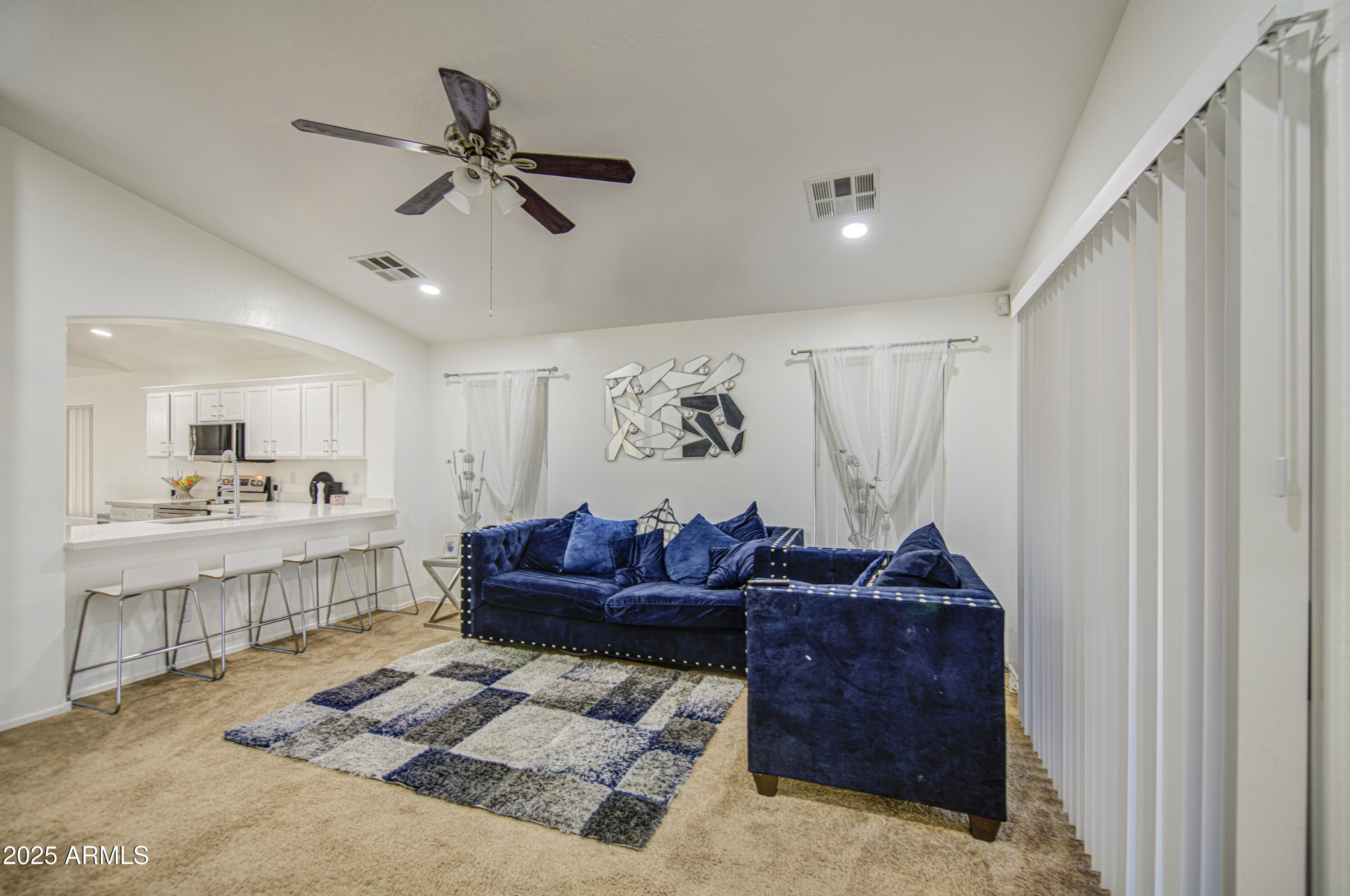 7204 West Beverly Road Laveen, AZ 85339 - Photo 21 of 45 Living Room 5