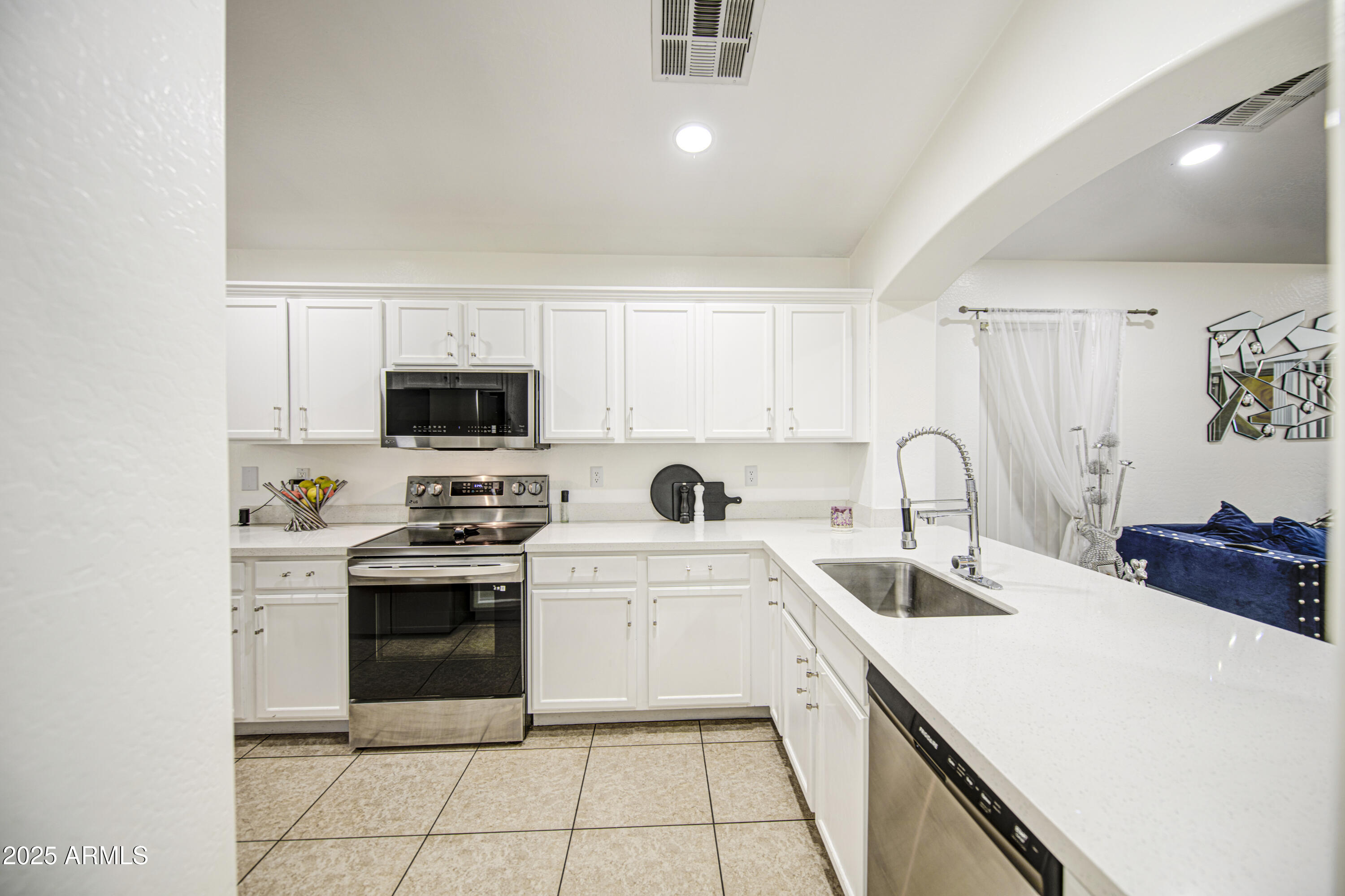 7204 West Beverly Road Laveen, AZ 85339 - Photo 6 of 45 Kitchen 1