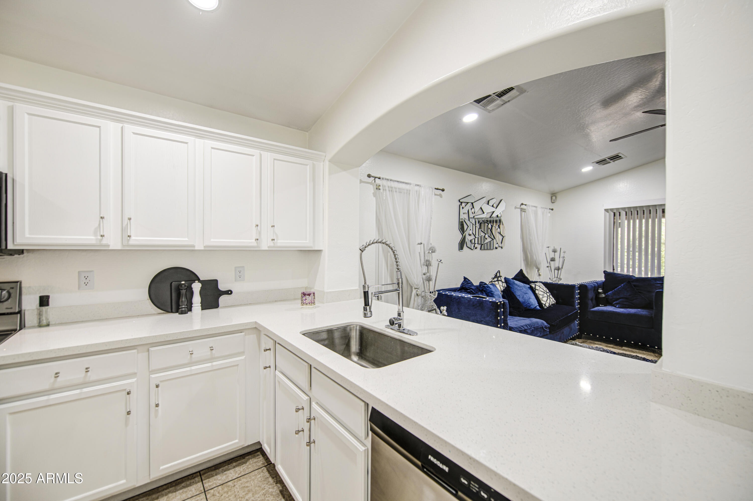 7204 West Beverly Road Laveen, AZ 85339 - Photo 8 of 45 Kitchen 3