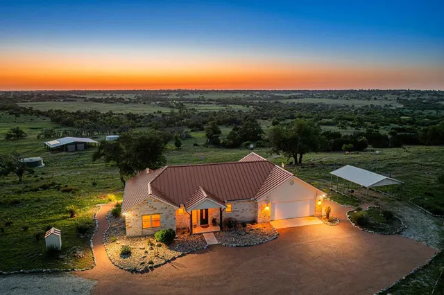 $995,000 | 289 Scenic Outlook Trail, Fredericksburg, TX 78624