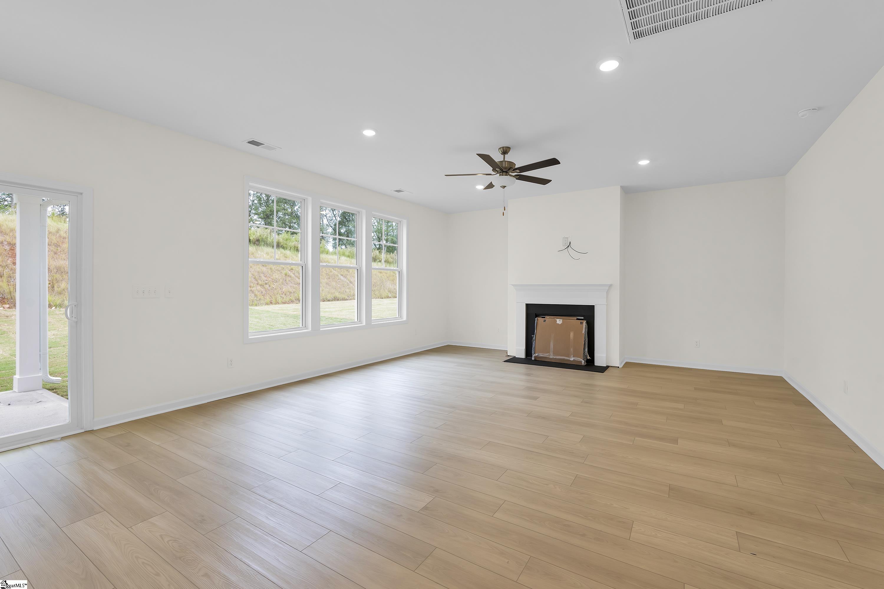 144 Hunter Ridge Drive Boiling Springs, SC 29316 - Photo 9 of 26 Gallery Image 9