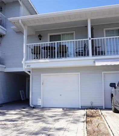 $329,500 | 2051 Vista Del Sol Circle, Unit 202, Lutz, FL 33558