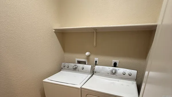 $1,900 | 5446 Sunlit Brook, San Antonio, TX 78240