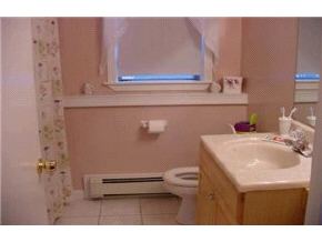 2 R Friartuck Avenue Derry, NH 03038 - Photo 8 of 9 Gallery Image 8