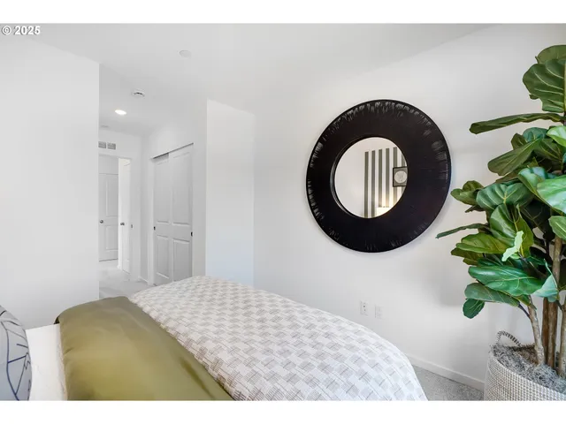 $369,900 | 1433 Northwest Laura Vista Drive, Albany, OR 97321