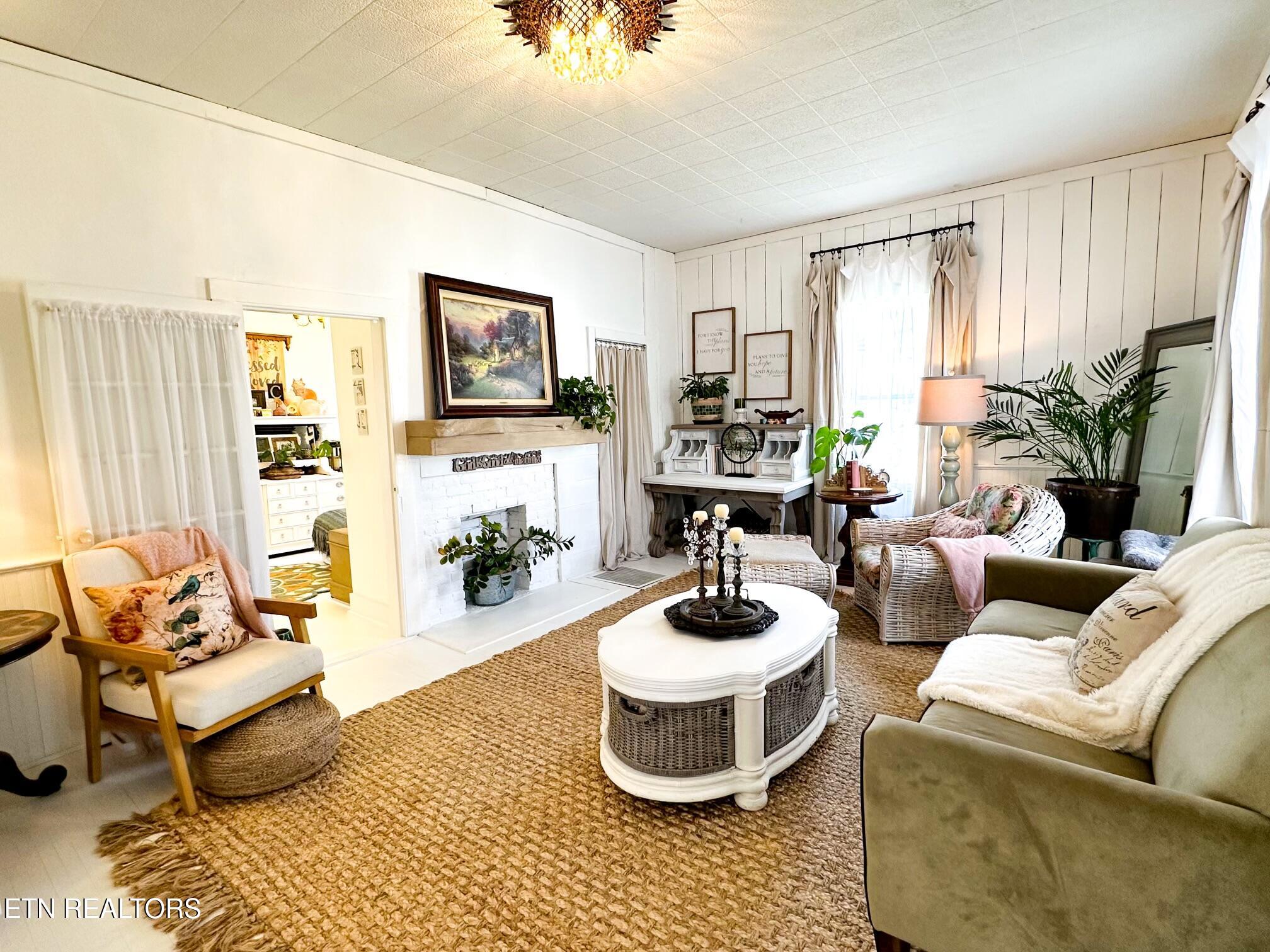 501 Williams Street Sweetwater, TN 37874 - Photo 3 of 26 IMG_2428