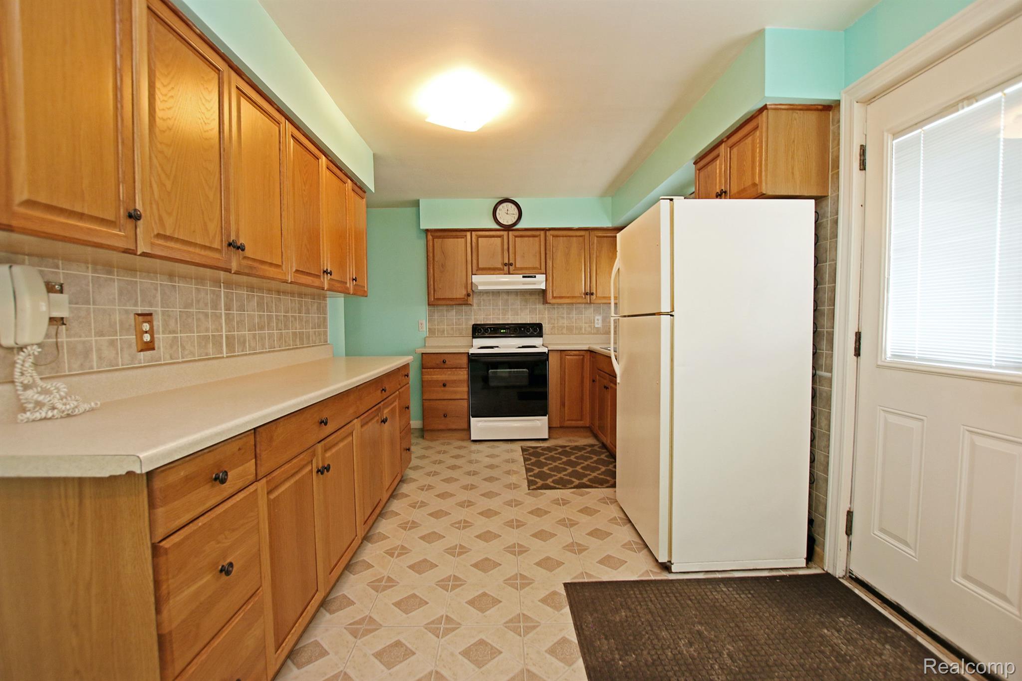 985 North Baldwin Road Oxford, MI 48371 - Photo 11 of 50 Gallery Image 11