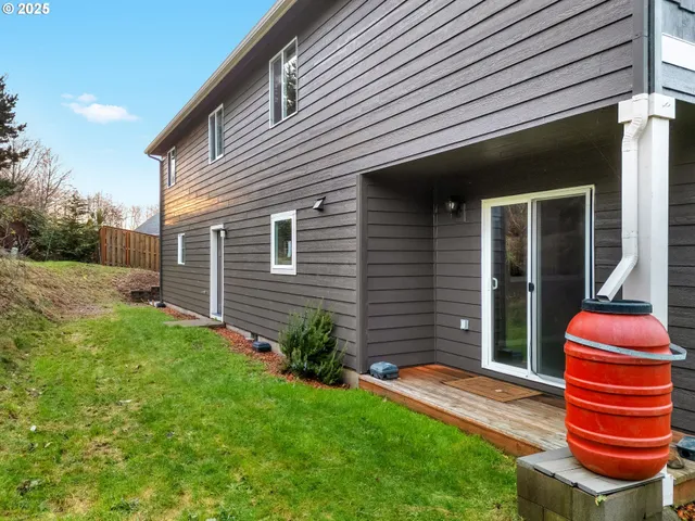 $709,000 | 2110 Thompson Fall Drive, Seaside, OR 97138