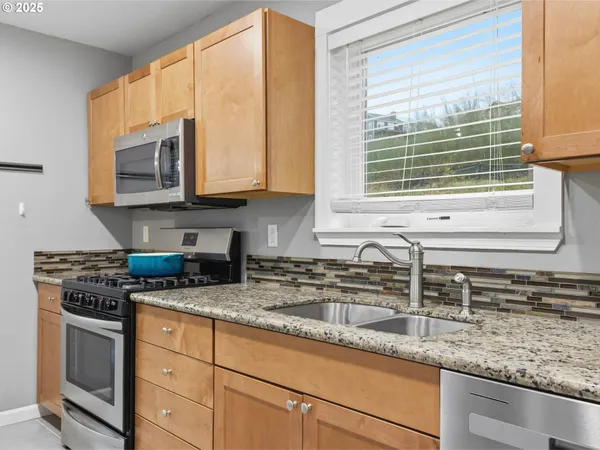 $689,000 | 2110 Thompson Fall Drive, Seaside, OR 97138