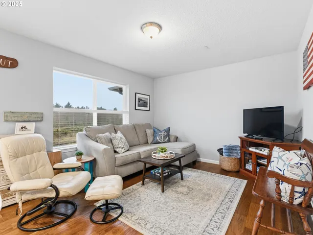 $709,000 | 2110 Thompson Fall Drive, Seaside, OR 97138