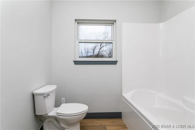 $825,000 | 31291 Los Breezes Circle, Rocky Mount, MO 65072