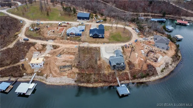 $825,000 | 31291 Los Breezes Circle, Rocky Mount, MO 65072