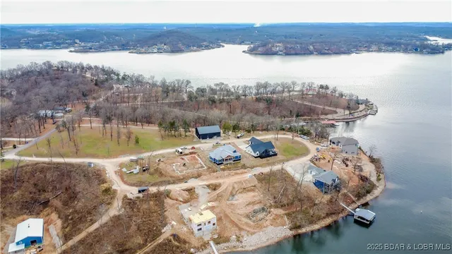 $825,000 | 31291 Los Breezes Circle, Rocky Mount, MO 65072