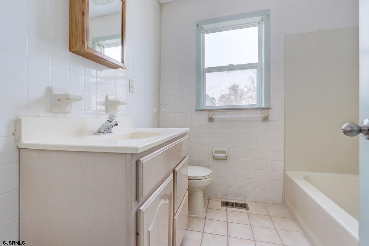 730 New Maple Road Pleasantville, NJ 08232 - Photo 16 of 23 Gallery Image 16