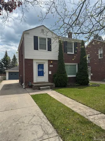 $309,900 | 19242 Raymond Street, Grosse Pointe Woods, MI 48236