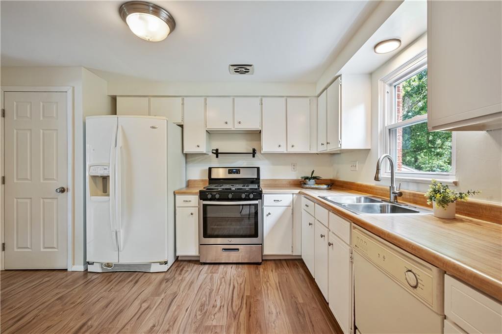 110 North Jamestown Road Coraopolis, PA 15108 - Photo 11 of 29 Gallery Image 11