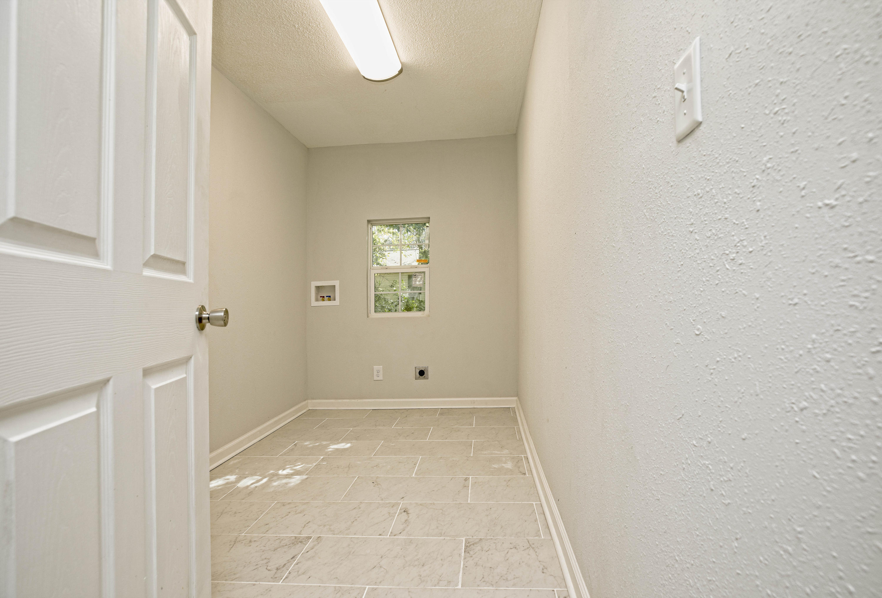 695 Ridge Lake Road Crestview, FL 32536 - Photo 7 of 27 a view of room with window