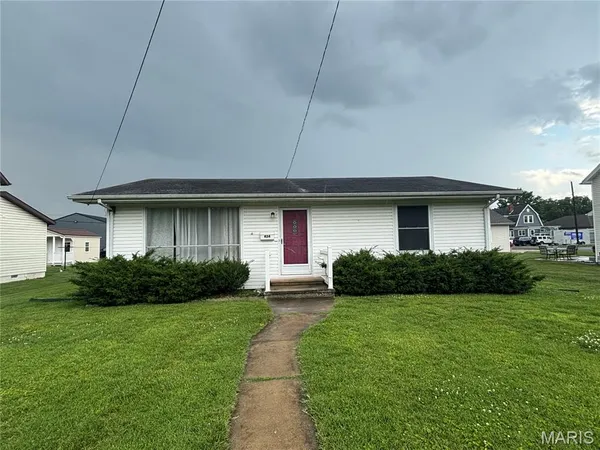 $149,900 | 424 North 5th Street, Breese, IL 62230