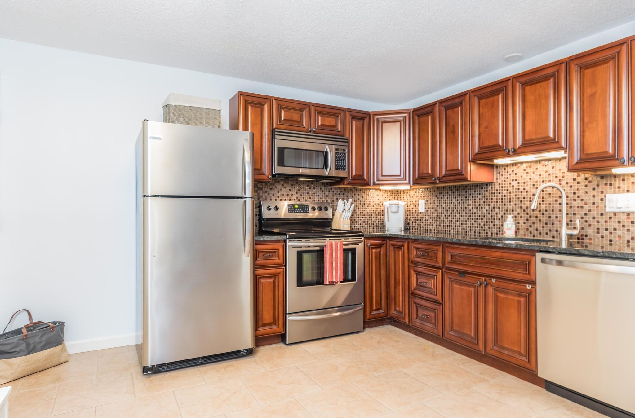 467 High Street, Unit 14 Hampton, NH 03842 - Photo 6 of 39