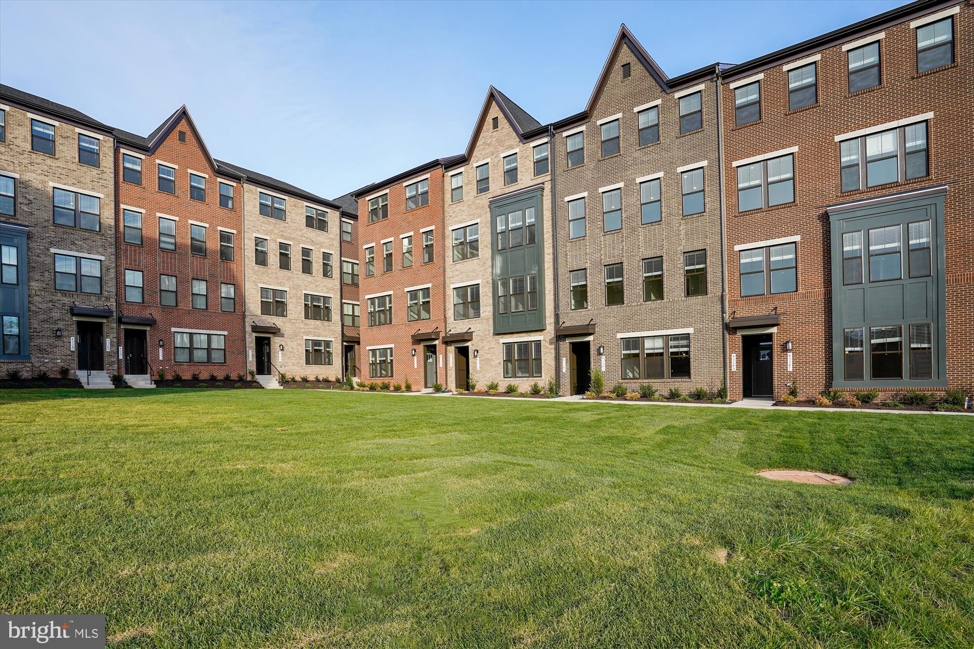 43341 Goshen Run Square Ashburn, VA 20148 - Photo 2 of 29 a view of building with yard