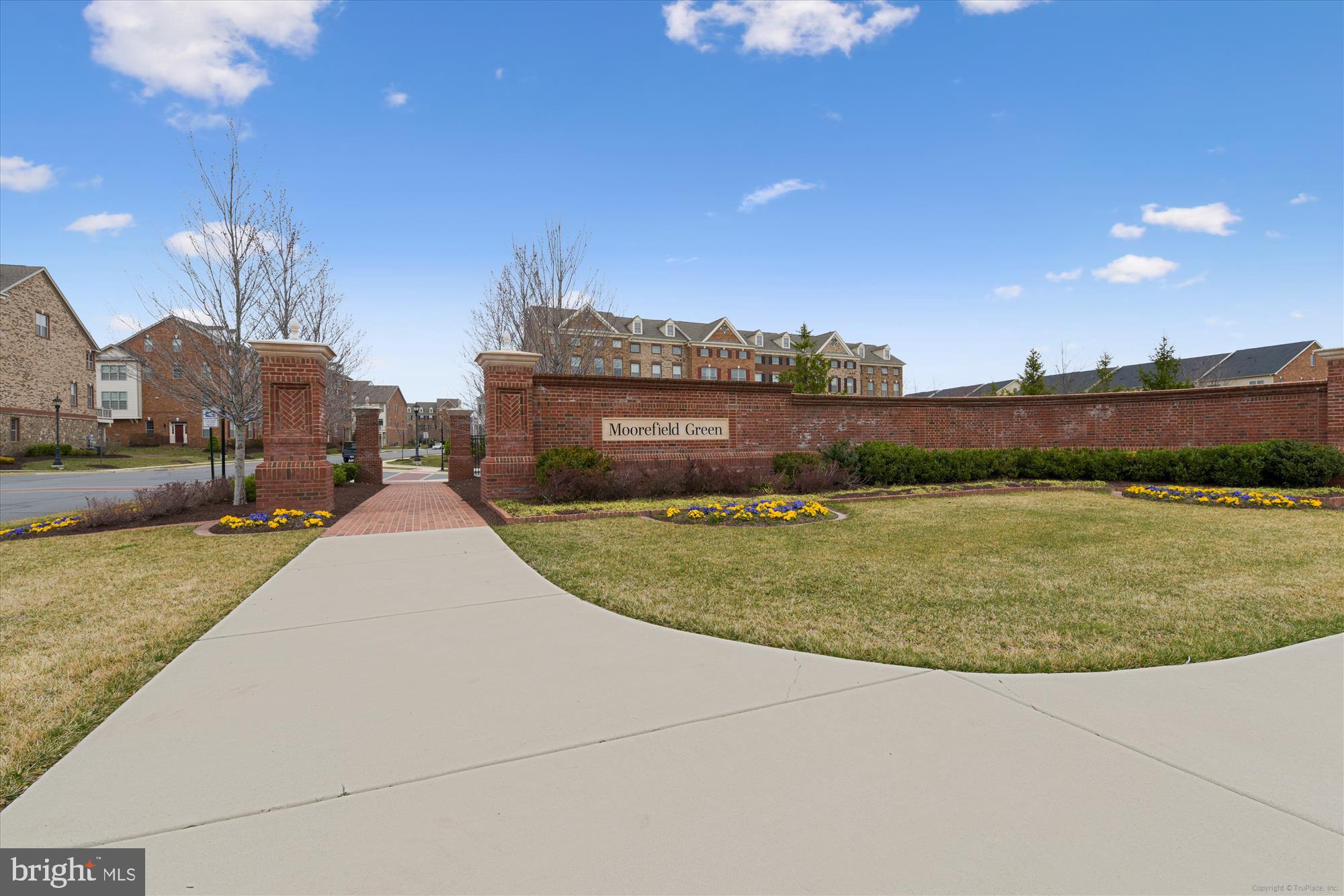 43341 Goshen Run Square Ashburn, VA 20148 - Photo 28 of 29 a view of a house with a swimming pool