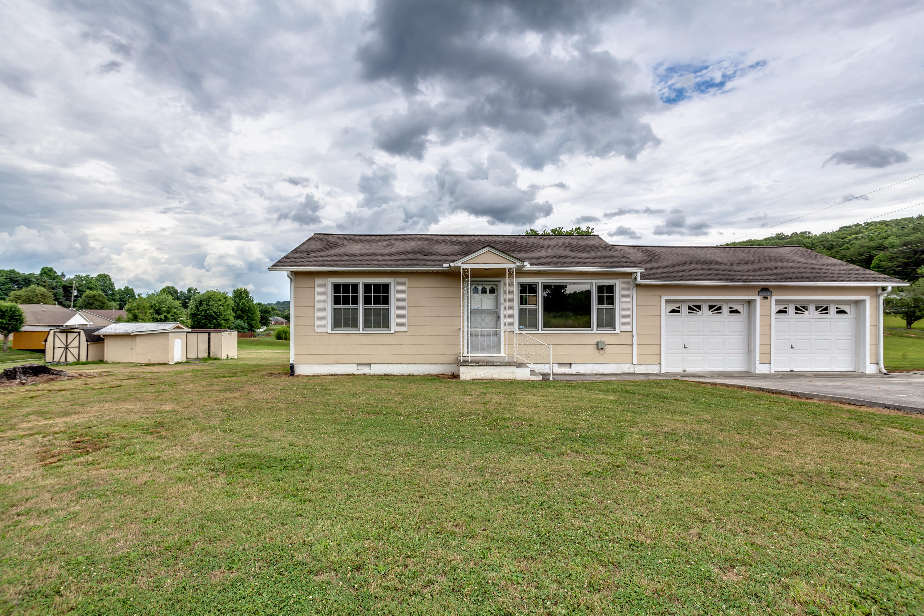 6518 Henegar Road Corryton, TN 37721 - Photo 3 of 21 003210701-4-6518HenegarRdCorrytonTN-SMAL