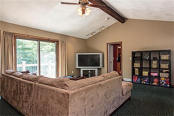 111 Richardson Road Chelmsford, MA 01863 - Photo 16 of 30 Gallery Image 16
