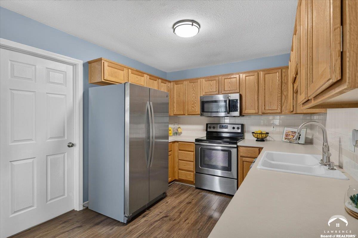 4714 Harvard Road Lawrence, KS 66049 - Photo 10 of 41