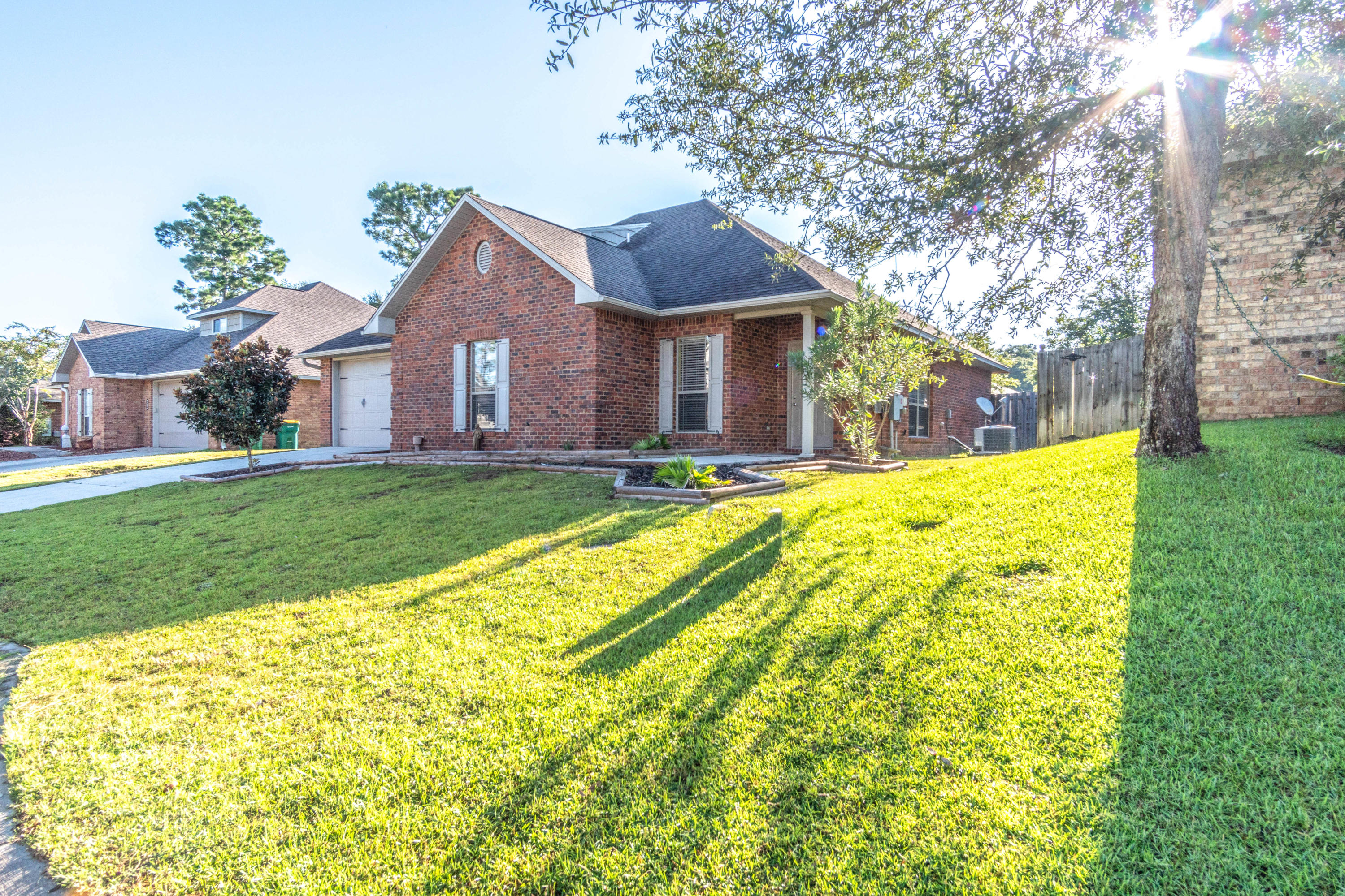 4622 Hermosa Road Crestview, FL 32539 - Photo 3 of 32