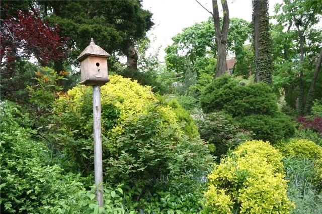 $699,999 | 75 Park Terrace West, Unit D74 | Inwood