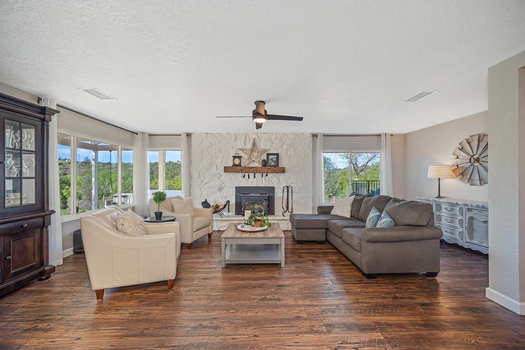 1981 Sweet Valley Road El Dorado Hills, CA 95762 - Photo 19 of 96