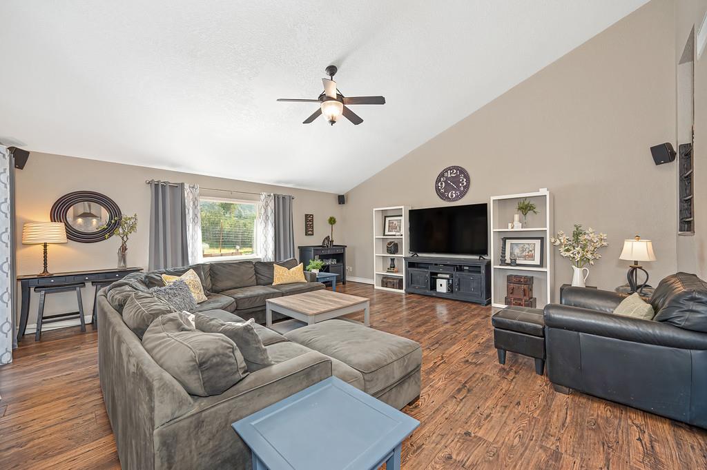 1981 Sweet Valley Road El Dorado Hills, CA 95762 - Photo 32 of 96