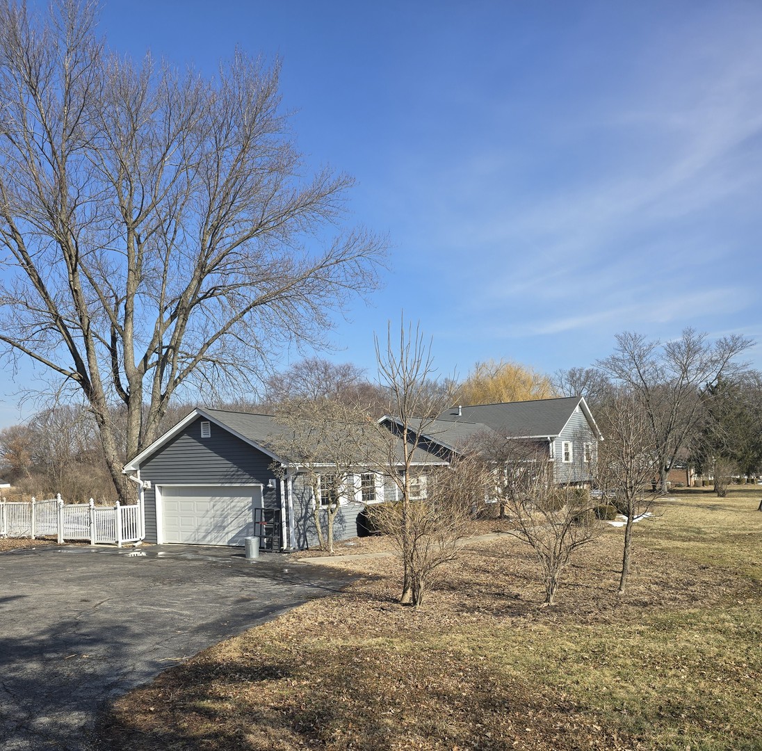 1848 Mariom Drive Crete, IL 60417 - Photo 2 of 9